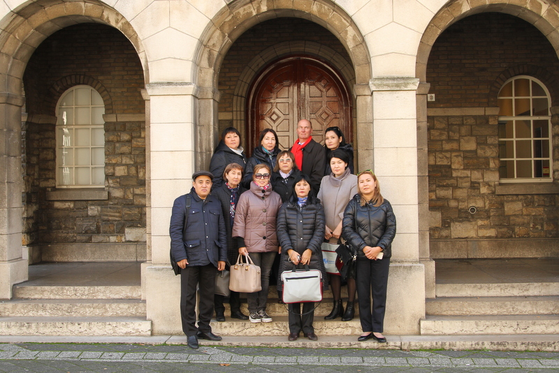 Geisteswissenschaften: Bildungsvertreter aus Kasachstan sammeln Erfahrungen an den niederländischen Universitäten